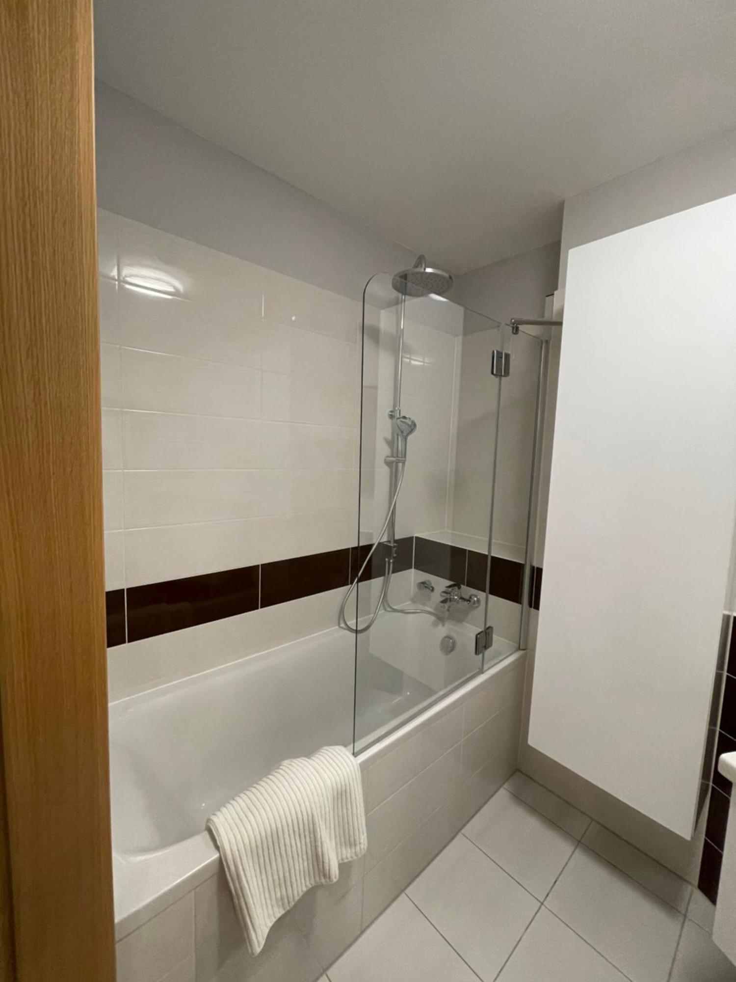 Sag Panorama City Apartment 3 Rooms Free Parking Free Wifi 브라티슬라바 외부 사진