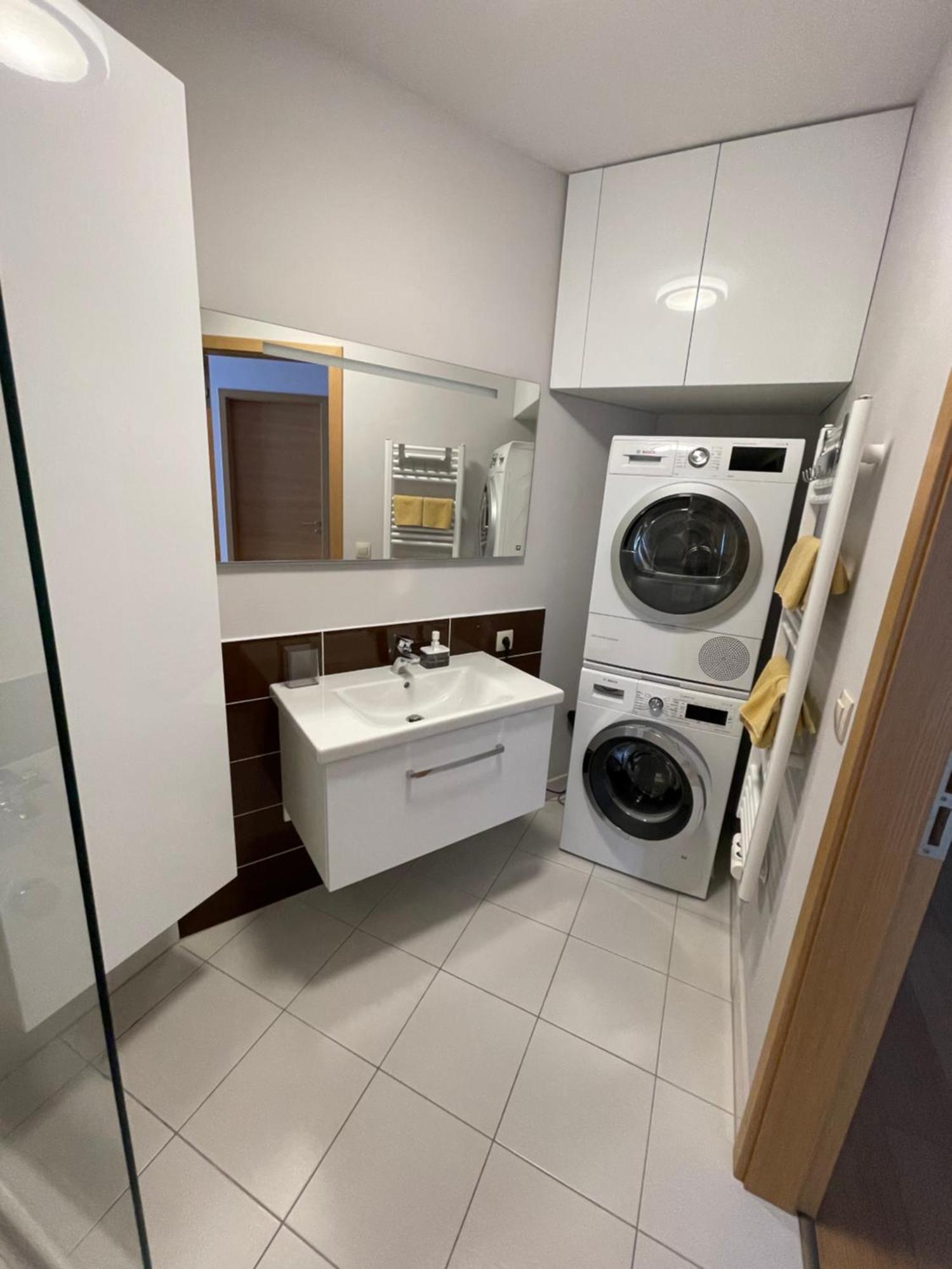 Sag Panorama City Apartment 3 Rooms Free Parking Free Wifi 브라티슬라바 외부 사진