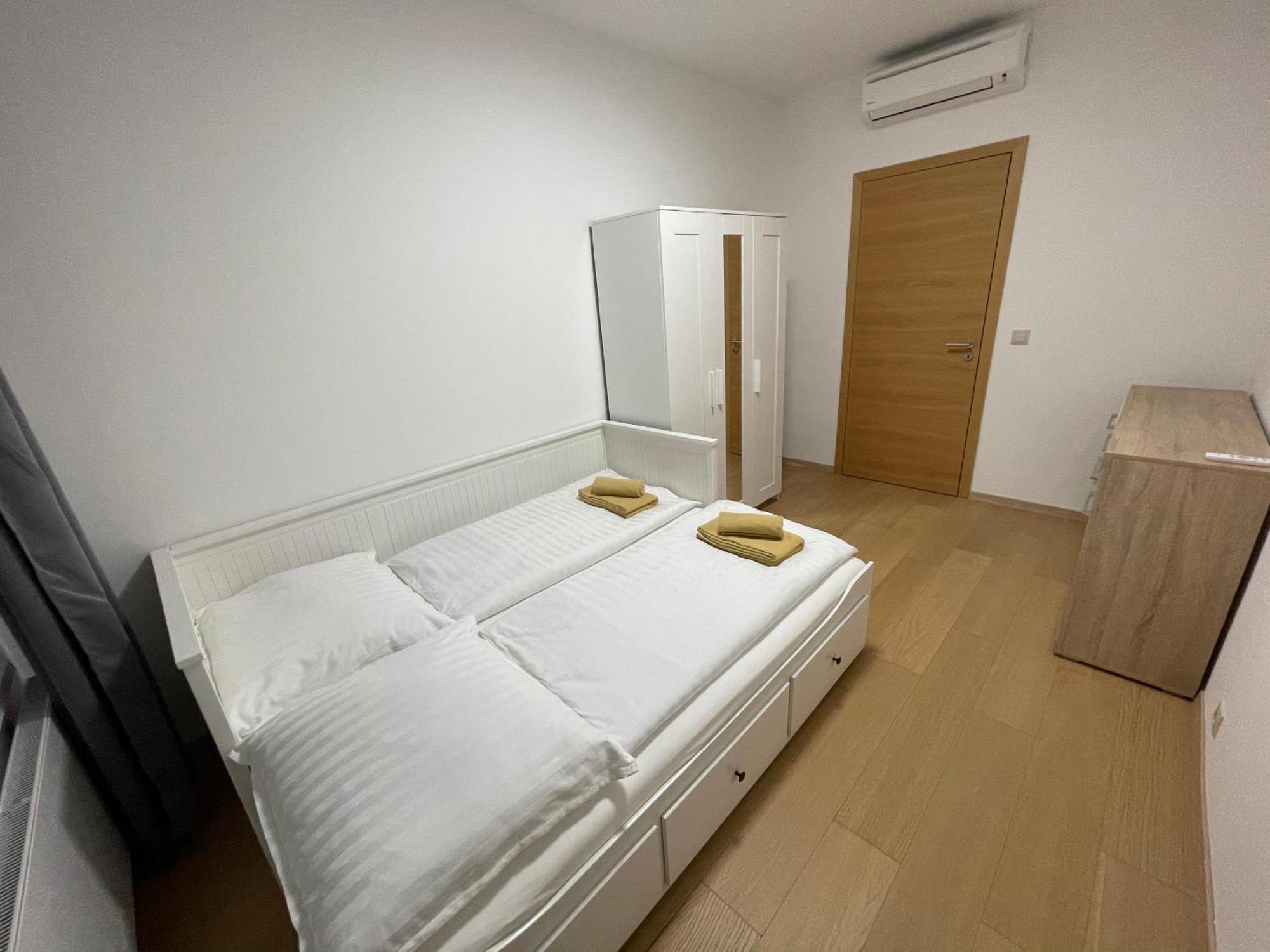 Sag Panorama City Apartment 3 Rooms Free Parking Free Wifi 브라티슬라바 외부 사진